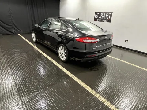 More photos of 2019 Ford Fusion SE at Hobart Auto Sales, IN