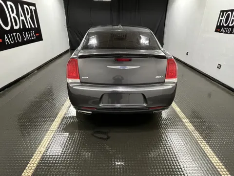 More photos of 2019 Chrysler 300 Limited at Hobart Auto Sales, IN