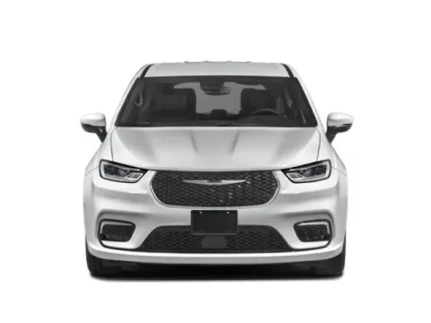 More photos of 2023 Chrysler Pacifica Touring L at Hobart Auto Sales, IN