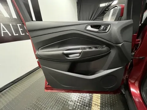 More photos of 2017 Ford Escape Titanium at Hobart Auto Sales, IN