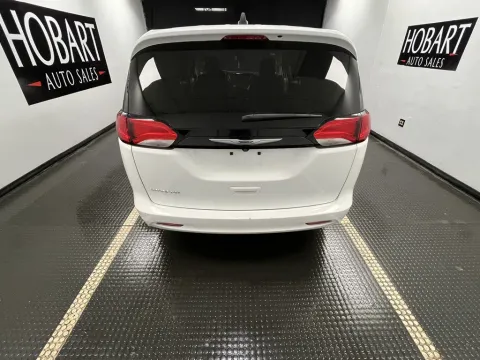 More photos of 2022 Chrysler Voyager LX at Hobart Auto Sales, IN