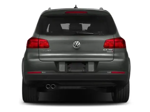 More photos of 2016 Volkswagen Tiguan at Hobart Auto Sales, IN