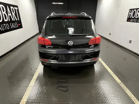 More photos of 2016 Volkswagen Tiguan at Hobart Auto Sales, IN