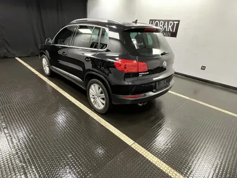 More photos of 2016 Volkswagen Tiguan at Hobart Auto Sales, IN