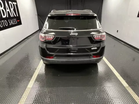 More photos of 2018 Jeep Compass Latitude at Hobart Auto Sales, IN