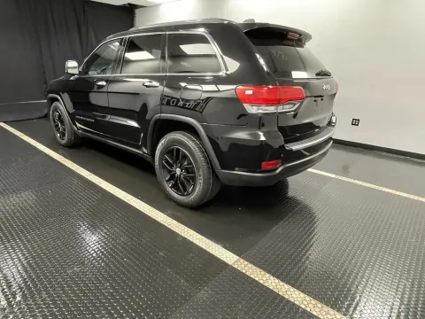 More photos of 2017 Jeep Grand Cherokee Limited at Hobart Auto Sales, IN
