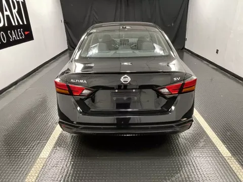 More photos of 2021 Nissan Altima 2.5 SV at Hobart Auto Sales, IN
