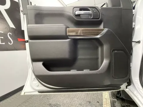 More photos of 2019 Chevrolet Silverado 1500 LT at Hobart Auto Sales, IN