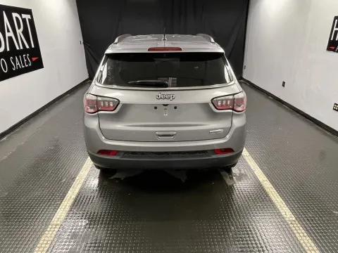 More photos of 2018 Jeep Compass Latitude at Hobart Auto Sales, IN