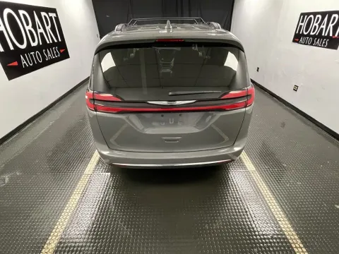 More photos of 2022 Chrysler Pacifica Touring L at Hobart Auto Sales, IN