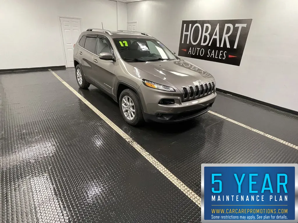 Brown 2017 Jeep Cherokee Latitude for sale in Hobart, IN