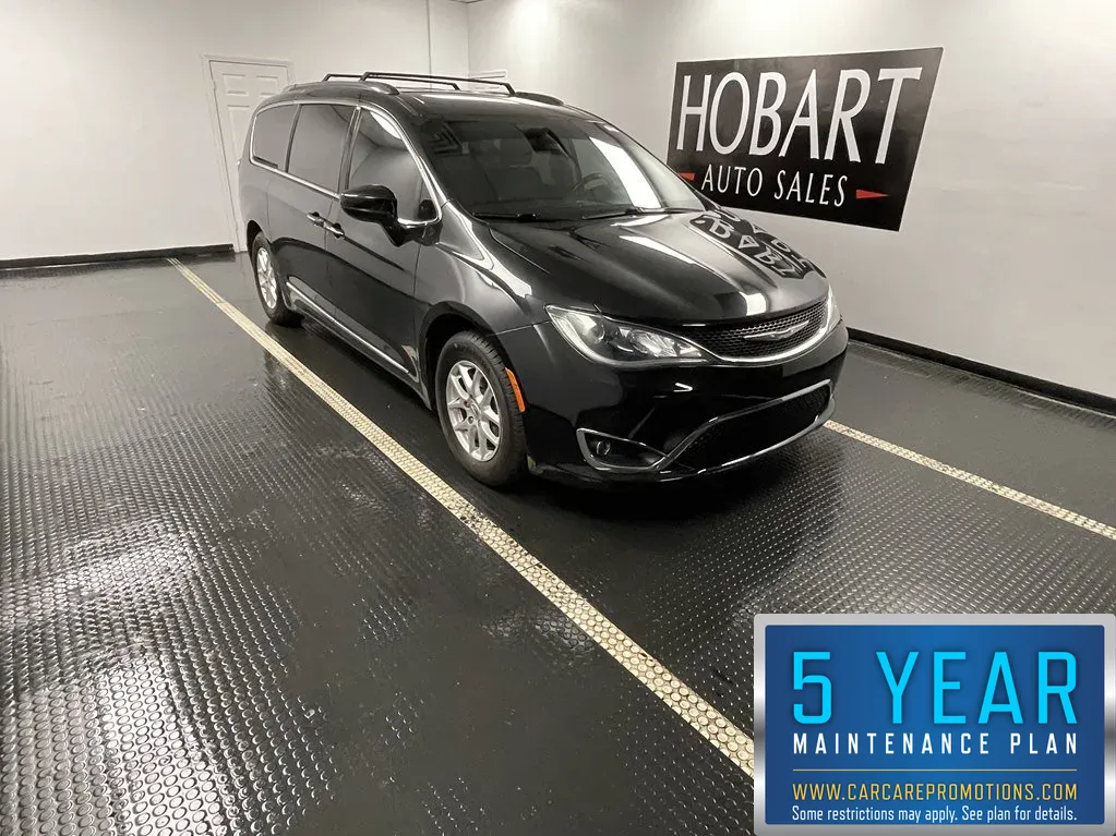 Black 2020 Chrysler Pacifica Touring L for sale in Hobart, IN
