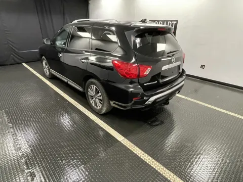 More photos of 2019 Nissan Pathfinder SV at Hobart Auto Sales, IN
