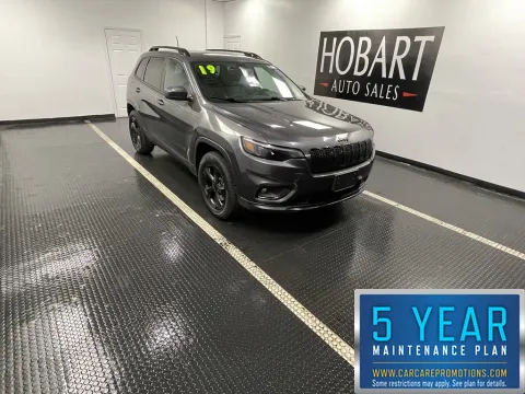Gray 2019 Jeep Cherokee Altitude for sale in Hobart, IN