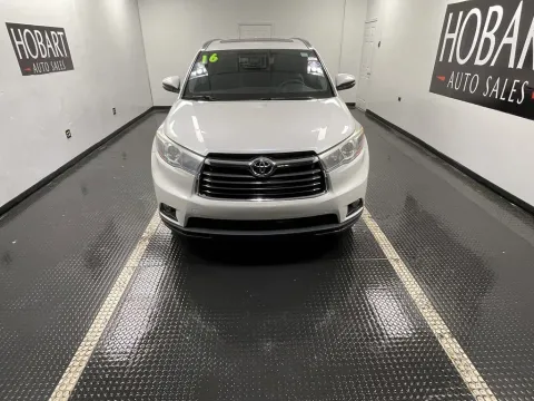 Photos of 2016 Toyota Highlander XLE for sale in Hobart, IN at Hobart Auto Sales
