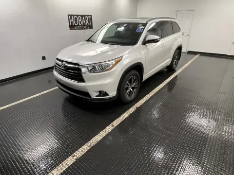 Another view of 2016 Toyota Highlander XLE for sale in Hobart, IN at Hobart Auto Sales