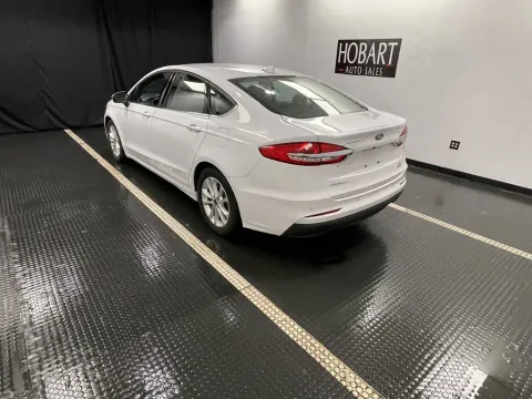 More photos of 2019 Ford Fusion SE at Hobart Auto Sales, IN