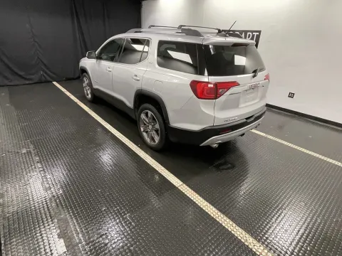 More photos of 2018 GMC Acadia SLT at Hobart Auto Sales, IN