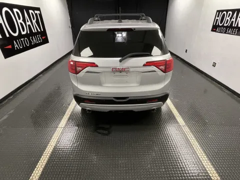More photos of 2018 GMC Acadia SLT at Hobart Auto Sales, IN