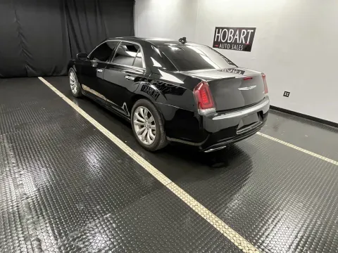 More photos of 2019 Chrysler 300 Limited at Hobart Auto Sales, IN