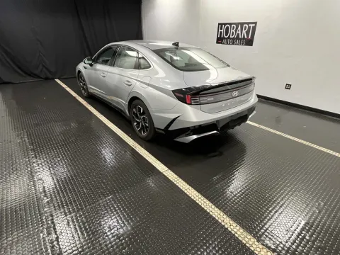 More photos of 2024 Hyundai Sonata SEL at Hobart Auto Sales, IN