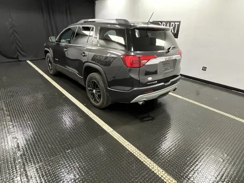 More photos of 2017 GMC Acadia SLT at Hobart Auto Sales, IN