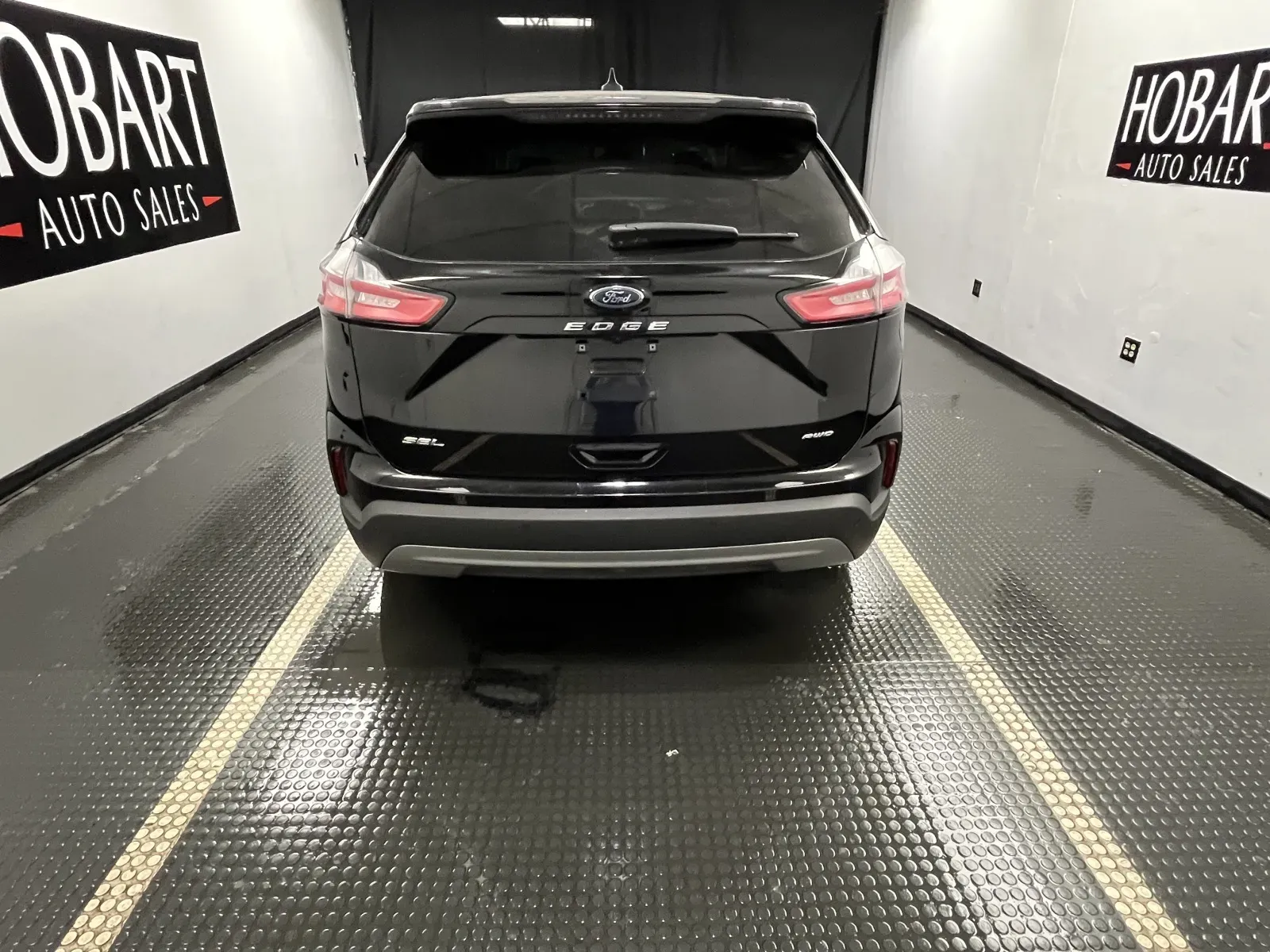 More photos of 2023 Ford Edge at Hobart Auto Sales, IN