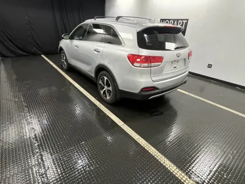 More photos of 2016 Kia Sorento EX at Hobart Auto Sales, IN