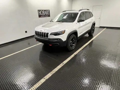 Another view of 2019 Jeep Cherokee Trailhawk Elite for sale in Hobart, IN at Hobart Auto Sales