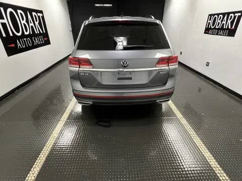 More photos of 2021 Volkswagen Atlas 3.6L V6 SE w/Technology at Hobart Auto Sales, IN