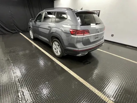 More photos of 2021 Volkswagen Atlas 3.6L V6 SE w/Technology at Hobart Auto Sales, IN