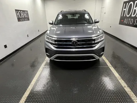 Photos of 2021 Volkswagen Atlas 3.6L V6 SE w/Technology for sale in Hobart, IN at Hobart Auto Sales