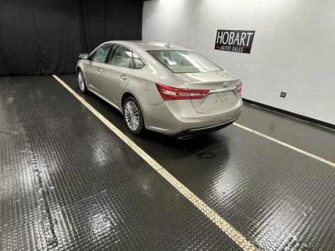 More photos of 2018 Toyota Avalon at Hobart Auto Sales, IN