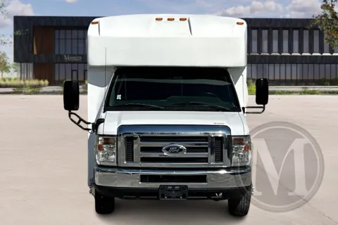 Photos of 2016 Ford E450 for sale in Ozark, MO at Master's Transportation - Springfield