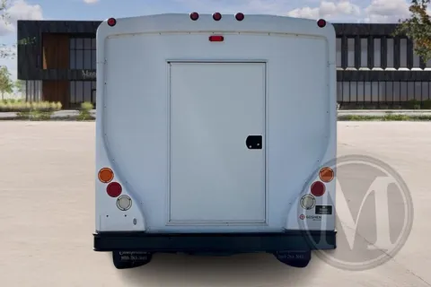 More photos of 2016 Ford E450 at Master's Transportation - Springfield, MO