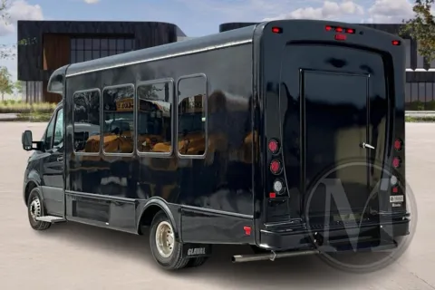 More photos of 2021 Freightliner Sprinter at Master's Transportation - Springfield, MO