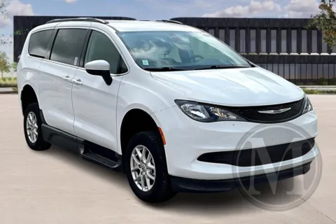 White 2021 Chrysler VOYAGER LXi for sale in Ozark, MO