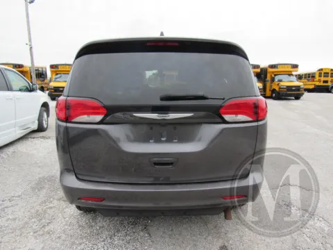 More photos of 2021 Chrysler VOYAGER LXi at Master's Transportation - Springfield, MO