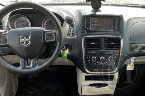 Photos of 2018 Dodge Caravan for sale in Ozark, MO at Master's Transportation - Springfield