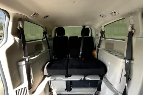 More photos of 2018 Dodge CARAVAN at Master's Transportation - Kansas City, MO