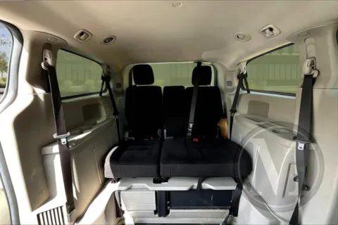 More photos of 2018 Dodge Caravan at Master's Transportation - Springfield, MO