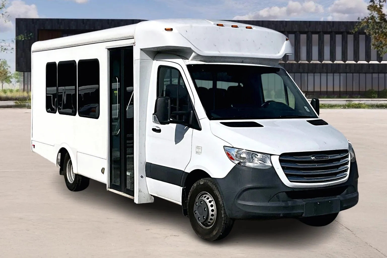 White 2021 Freightliner SPRINTER 3500XD for sale in Ozark, MO