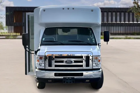 Photos of 2019 Ford E450 for sale in Ozark, MO at Master's Transportation - Springfield