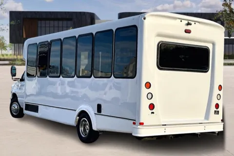 More photos of 2019 Ford E450 at Master's Transportation - Springfield, MO