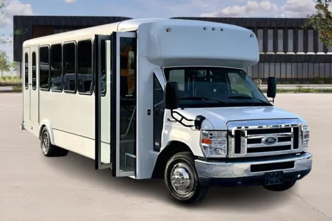 White 2019 Ford E450 for sale in Ozark, MO