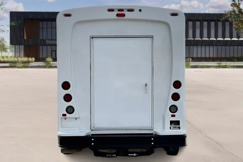 More photos of 2022 Ford E350 at Master's Transportation - Springfield, MO
