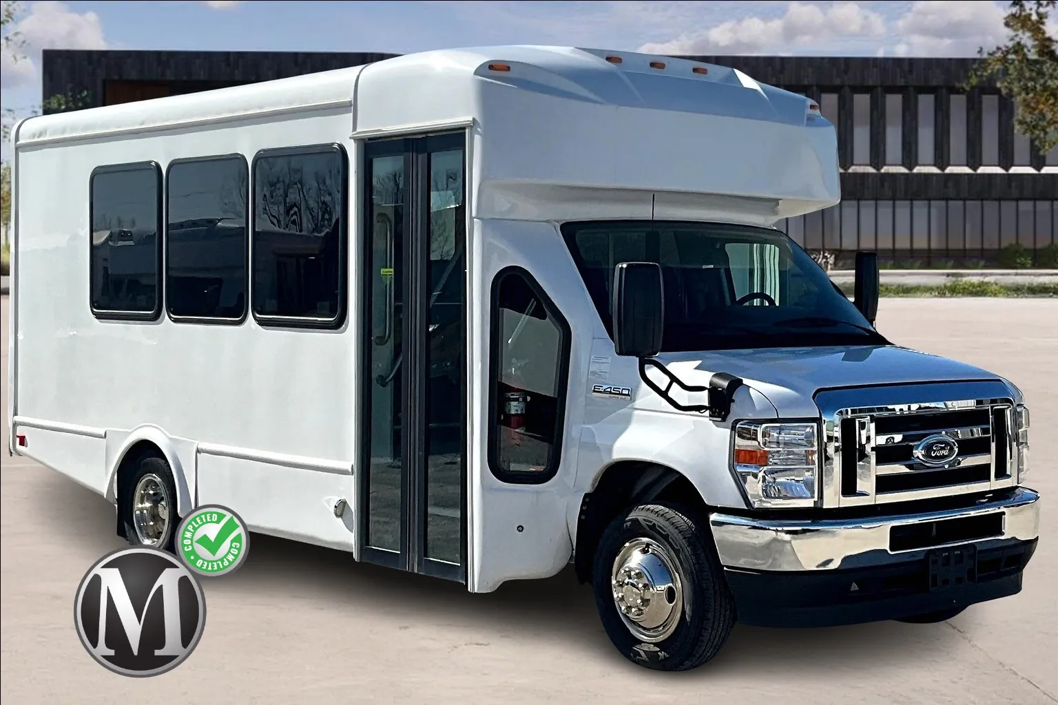 White 2023 Ford E450 E-450 SD for sale in Ozark, MO