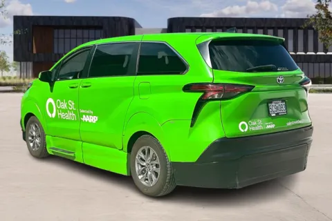 More photos of 2021 Toyota SIENNA LE 8-Passenger at Master's Transportation - Springfield, MO