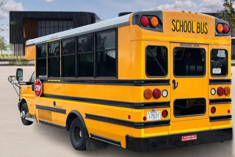 More photos of 2017 Chevrolet EXPRESS at Master's Transportation - Springfield, MO