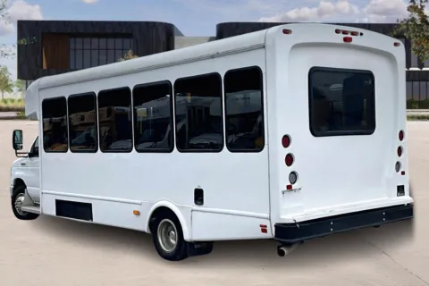 More photos of 2023 Ford E450 at Master's Transportation - Springfield, MO